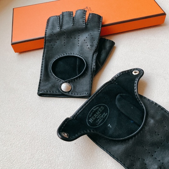 Hermès | RARE Clou De Selle Lambskin Gloves - Picture 3 of 6